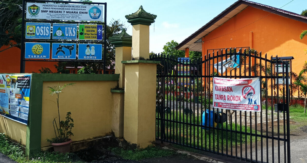 Gerbang Utama SMP Negeri 7 Muara Enim