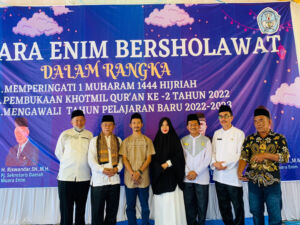 Bersama Kepala Sekolah SMPN 7 Muara Enim Dewi Khairani, S.Pd., M.M - Muara Enim Bersholawat 2022